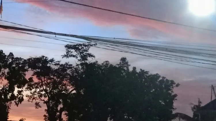 Menatap Langit, Kebiasaan Sederhana yang Cerminkan Kepribadian