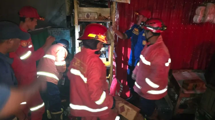 Kebakaran Warung Sayur di Tanjung Redeb Berhasil Dipadamkan