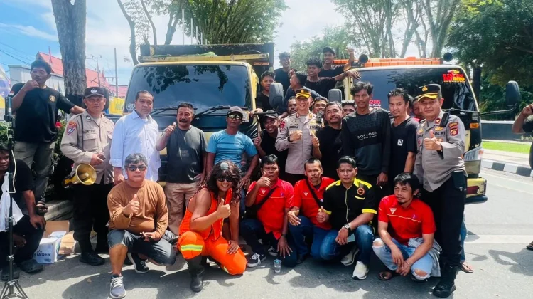 Sopir Truk di Balikpapan Kepung Kantor DPRD, Tuntut Solusi Kelangkaan Solar