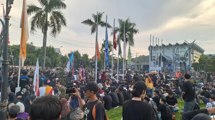 Demo Lanjutan Aksi 214, Massa Tuntut Hak Angket DPRD Kaltim
