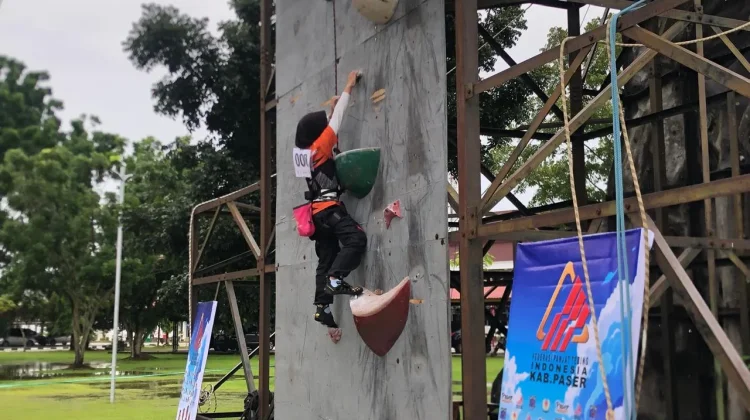 Kejuaraan Provinsi Panjat Tebing Kelompok Umur Digelar di Samarinda