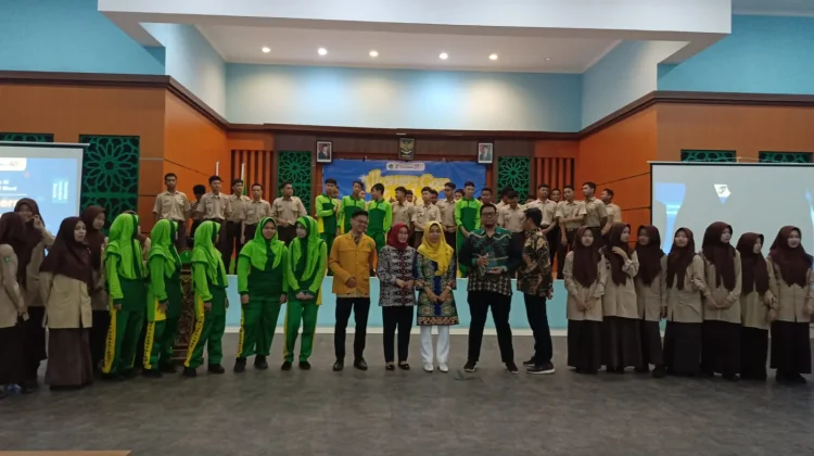 Ilkomers Go To School Edukasi Artificial Intelligence di MAN 2 Samarinda