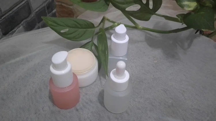 Lima Bahan Skincare Terbaik untuk Melawan Tanda Penuaan di Usia 50 Tahun