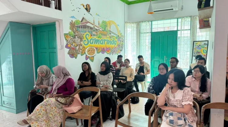 Sekolah Politik, Bangun Kesadaran Demokrasi Perempuan Muda di Samarinda