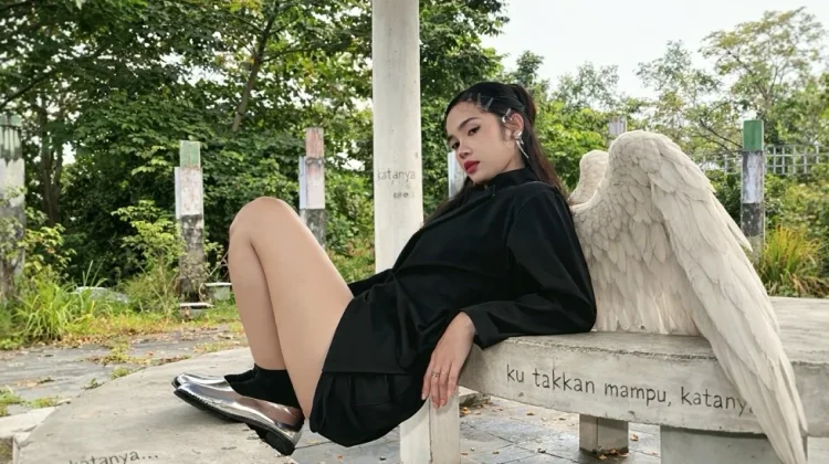Almanda Rilis “SUAR” Penuh Emosi