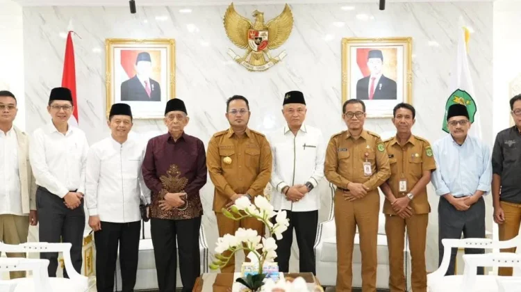 Ketua MUI kaltim Audiensi Dengan Gubernur Harum