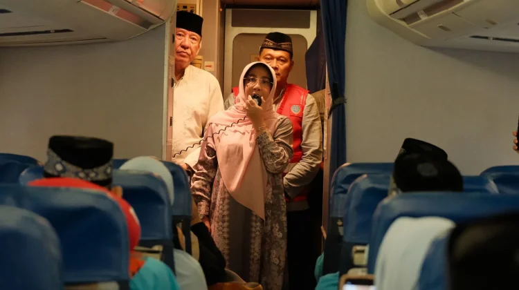 Pelepasan Jamaah Haji Berau Diwarnai Haru, Bupati Titip Pesan Kebersamaan