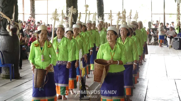 Syukuran Panen Uman Untat Perkuat Kebersamaan Masyarakat Dayak