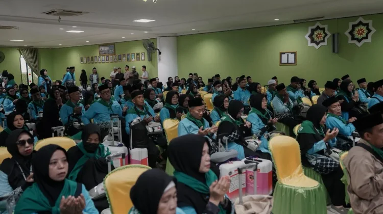 Sebanyak 156 Jemaah Haji Kloter Terakhir Asal Paser Diberangkatkan