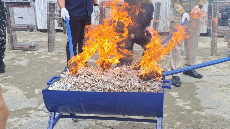 Bea Cukai Samarinda Musnahkan Rokok dan Miras Ilegal Senilai Rp3 Miliar