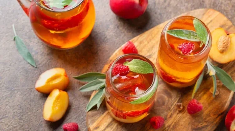 Ragam Fruit Tea Segar Favorit Penikmat Minuman Kekinian