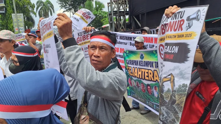 Ratusan Warga Kaltim Demo di Depan Kantor Gubernur, Desak Penyelesaian Konflik HGU