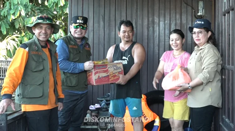 Pemkab Mahulu Salurkan Bantuan Korban Banjir