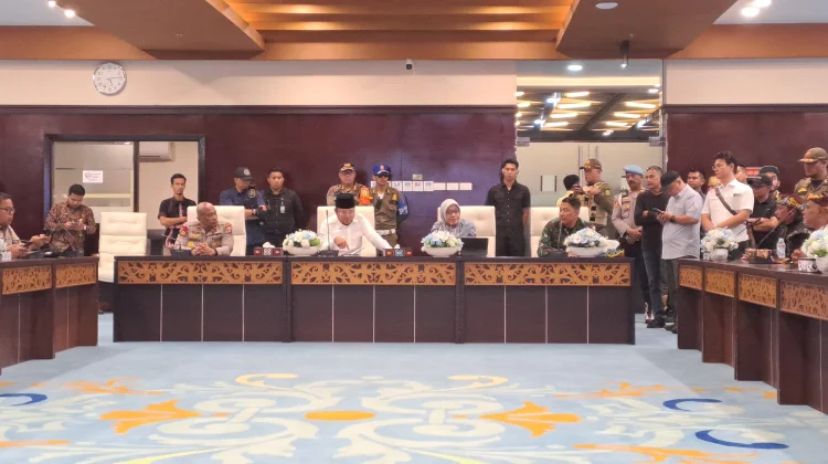 Gubernur Rudy Mas’ud Akui Setuju Hak Angket saat Hadapi Massa Demo 215