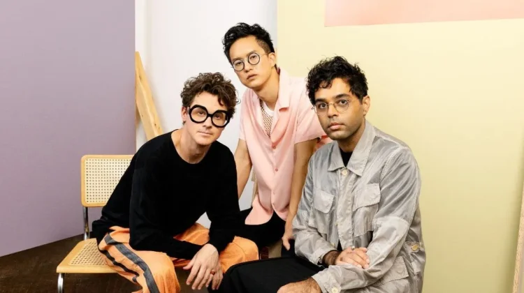 Son Lux Kembali dengan Single “Endlessly”, Umumkan Album Baru “Out Into”
