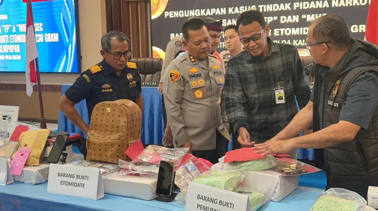 Sabu 1 Kg di Korset! Wanita Malaysia Ditangkap di Bandara Balikpapan.