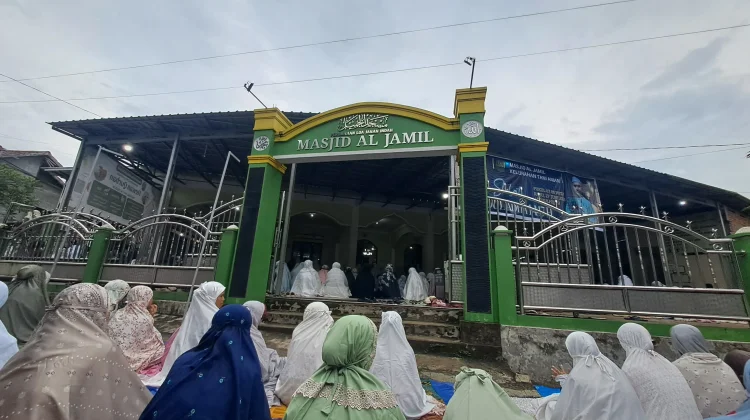 Ribuan Jemaah Salat Id di Al-Jamil Loa Janan, Kurban Dibagikan via Barcode