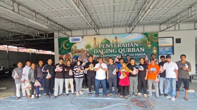 BRI Samarinda Gajah Mada Salurkan Dua Sapi Kurban untuk Warga