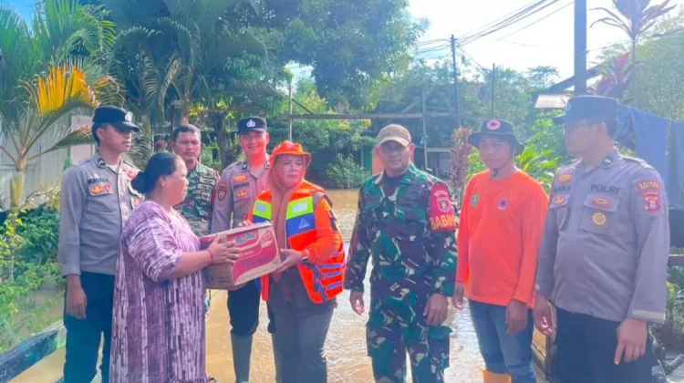 Banjir di Nehas Liah Bing Mulai Surut, BPBD Kutim Salurkan Bantuan Logistik