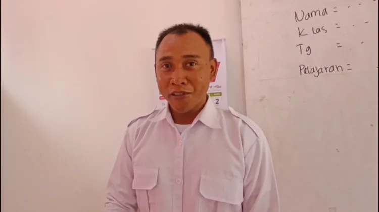 Guru SDN 013 Keluhkan Pembelajaran Kurang Optimal karena Siswa Duduk di Lantai