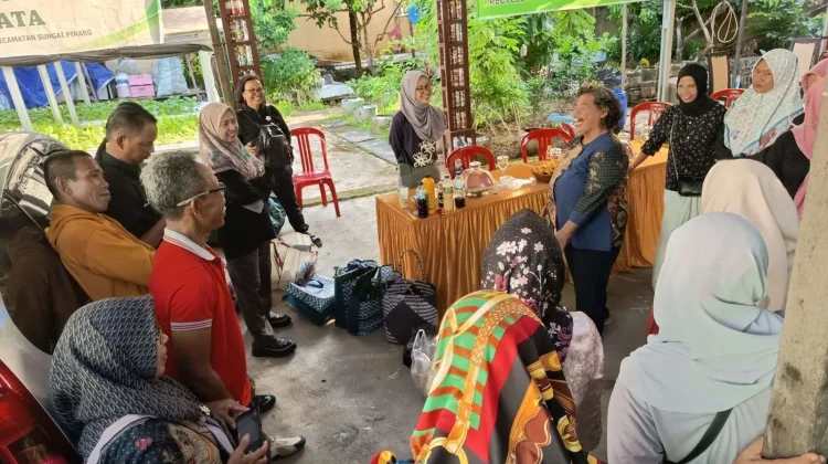 Bank Sampah Ciptakan Nilai Ekonomi Bagi Warga