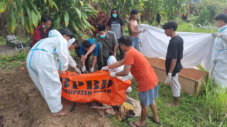 BPBD Berau Bantu Pemindahan Jenazah ke Kampung Campur Sari