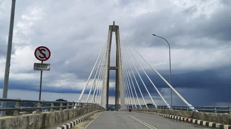 Halo RRI : Lampu Jembatan Mahkota II Dikeluhkan Warga