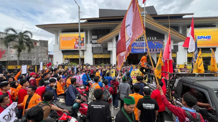 Balikpapan Bergerak Demo DPRD: Tuntut Evaluasi BBM hingga RS Mangkrak
