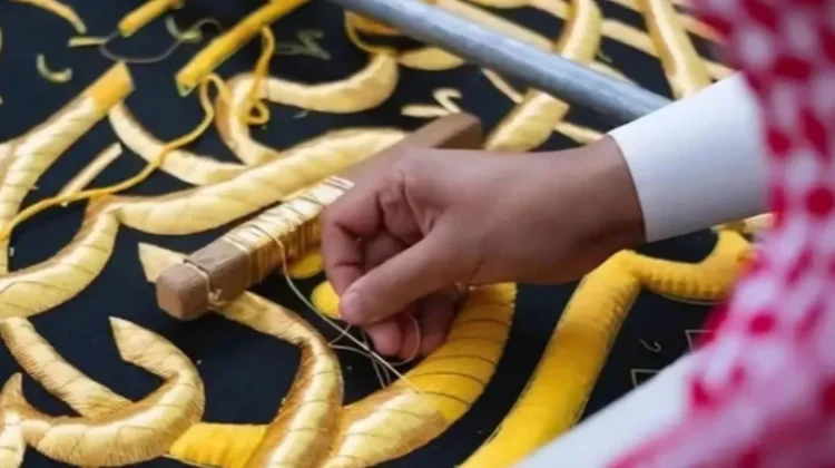 Pembuatan Kiswah Ka'bah Kini Gunakan Teknologi Modern dan AI