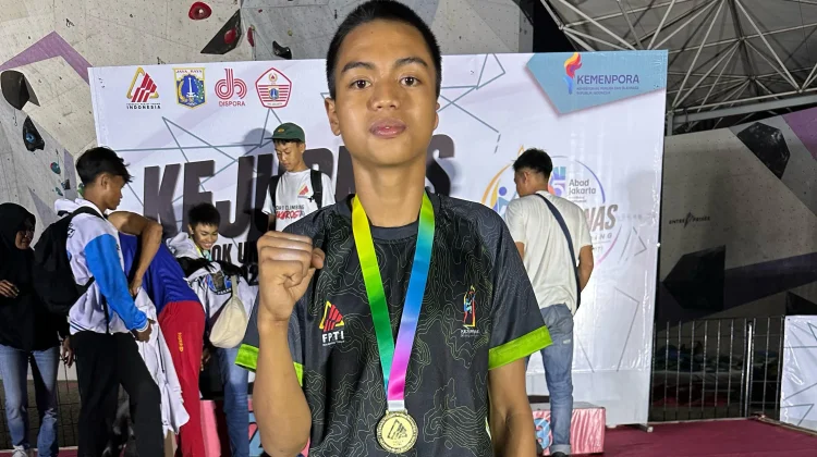 Atlet Kutai Timur, Rizky Sholeh Akbar Raih Emas Lead U17 Nasional