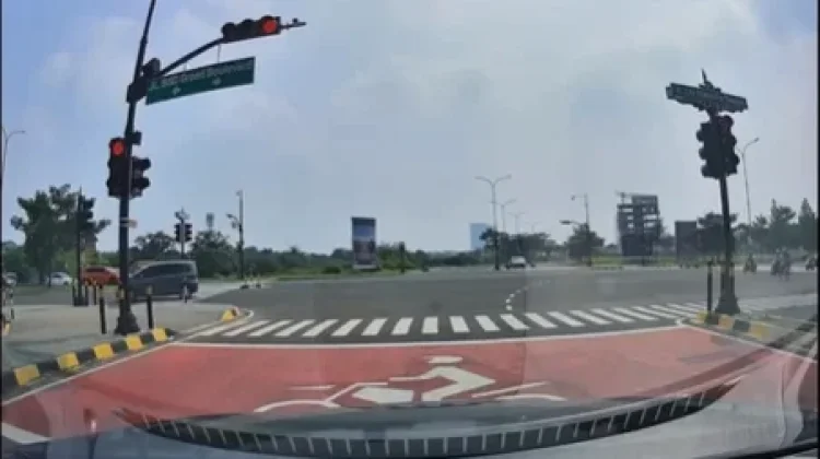 Halo RRI : Lampu Lalu Lintas Tak Berfungsi Menuju Jembatan Mahkota Tak Berfungsi