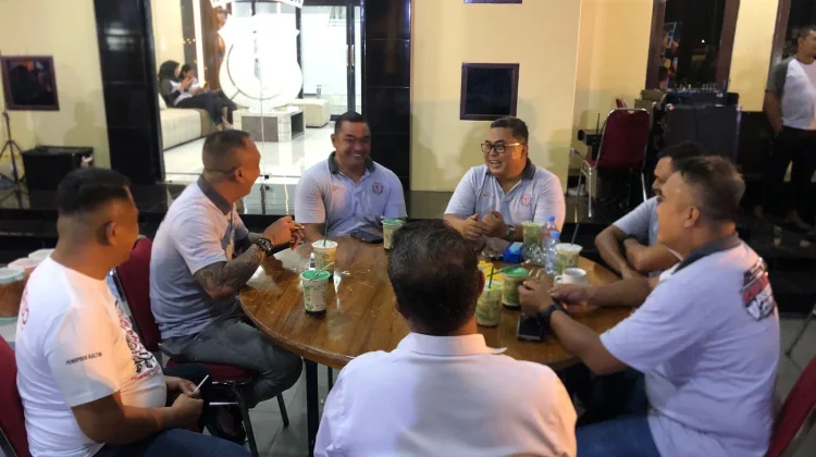 Dari Muda hingga Tua, Beradu di Open Tournament Domino Kapolres Paser Cup
