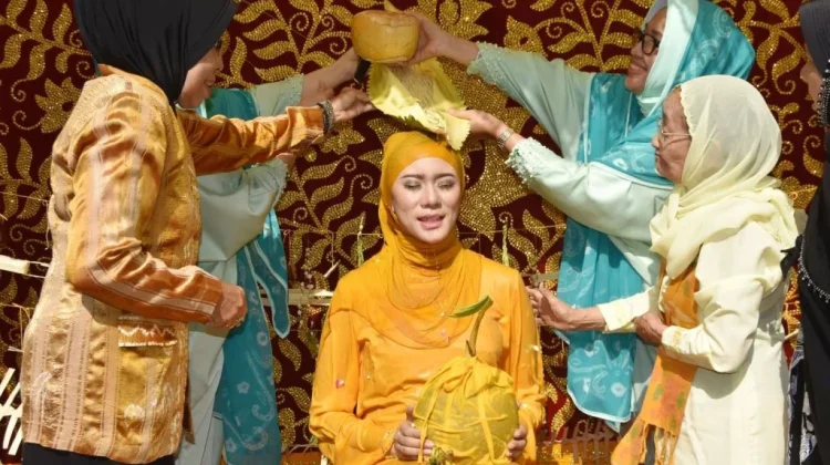 Mandi Tian Mandaring: Merawat Tradisi Sakral Tujuh Bulanan Suku Banjar
