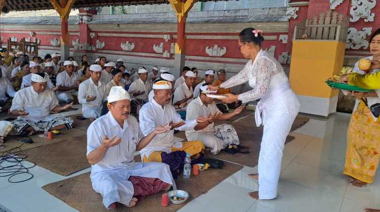 Umat Hindu di Samarinda Rayakan Kuningan, Simbol Kembalinya Leluhur ke Kayangan