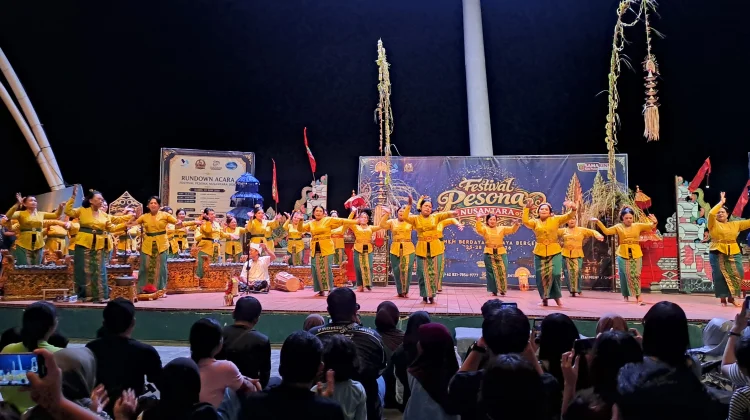 Festival Pesona Nusantara Tari Bali Pukau Ribuan Pengunjung Teras Samarinda