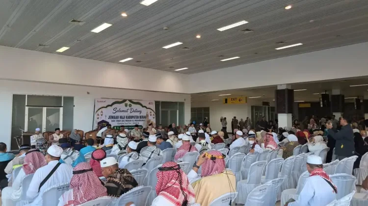 212 Jemaah Haji Berau Tiba, Bupati Harap Menjadi Teladan di tengah Masyarakat