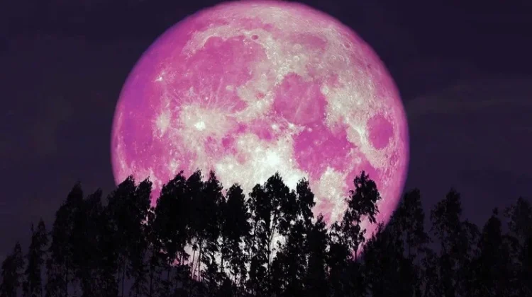 Malam Akhir Juni Semakin Memesona dengan Kemunculan Strawberry Moon