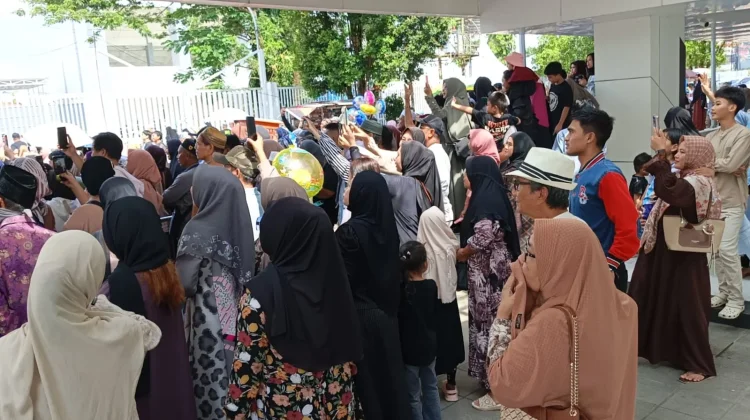 GOR Segiri Dipadati Warga Sambut Kepulangan Jamaah Haji
