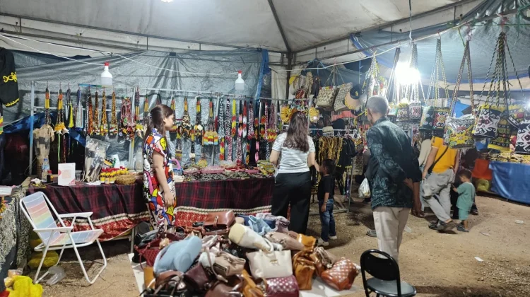 Pelaku UMKM Raup Keuntungan di Penutupan Festival Budaya Bekudung Betiung
