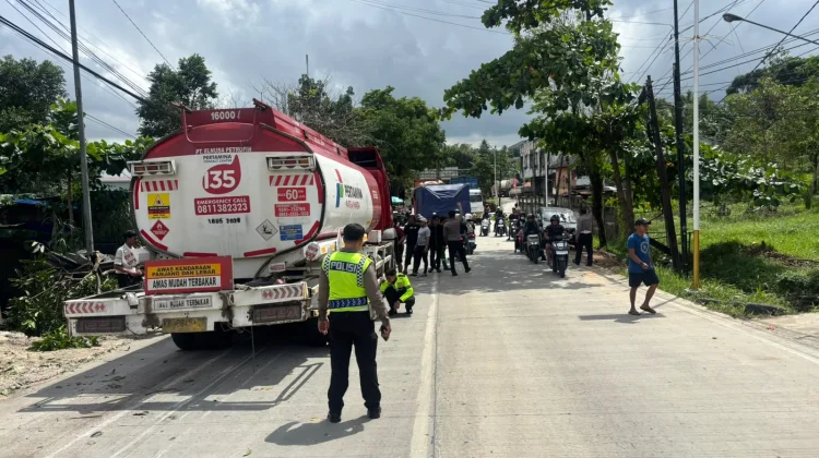 Truk Tangki Elnusa Petrofin Tabrak Tiga Motor di Balikpapan, Satu Pengendara Tewas