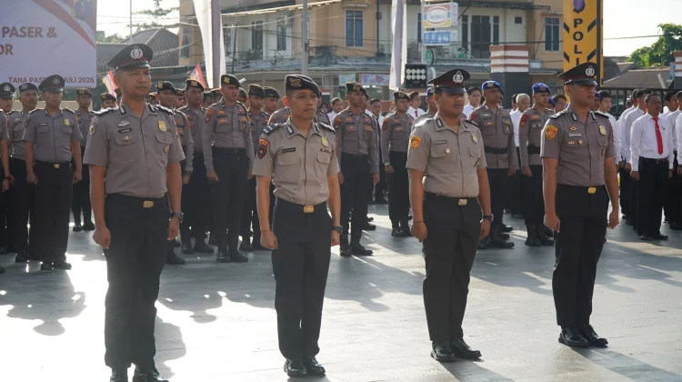 Sebanyak 30 Personel Polres Paser Menerima Pangkat Baru