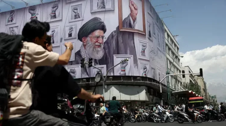 Petinggi Rusia Hadiri Pemakaman Khamenei di Teheran