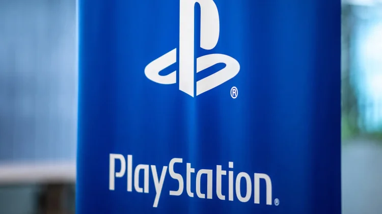 Sony Alihkan Pabrik Cakram PlayStation Jadi Produksi Lensa