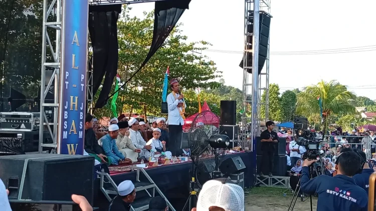 Selili Bersholawat 5, UAS Ajak Jamaah Menjaga Hati demi Persatuan