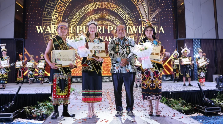 Julius Ronaldo dan Giovanni Cillo Jessica Raih Gelar Duta Wisata Mahulu 2026