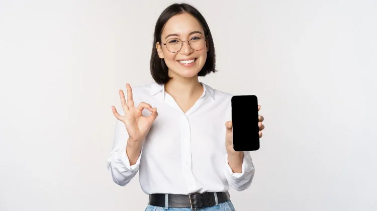 Tujuh Tanda Orang Cerdas Terlihat dari Cara Pakai Ponselnya