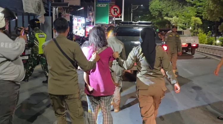 Satpol PP Samarinda Amankan Tujuh Anjal dan Gepeng hingga Sita Miras Oplosan