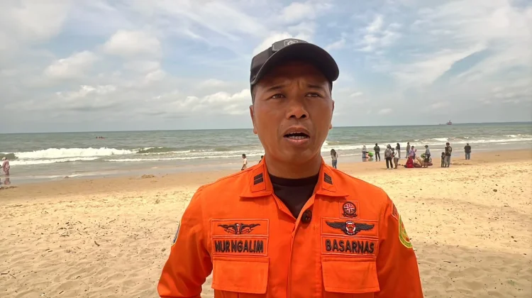 Anak Berusia 11 Tahun Terseret Ombak di Pantai Kemala Balikpapan