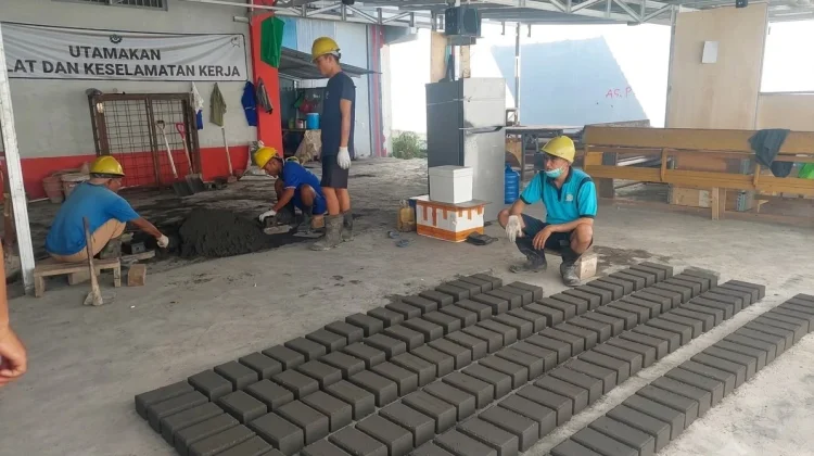 Kemenkum Kaltim Dampingi Pendaftaran Merek Paving Blok Karya Warga Binaan Lapas