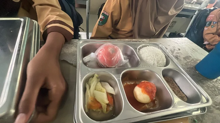 MPLS SMPN 14 Balikpapan, Pendistribusian MBG Disambut Antusias Siswa